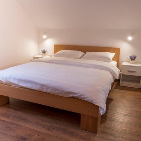Petlov Salas Rooms Novi Sad Exteriör bild