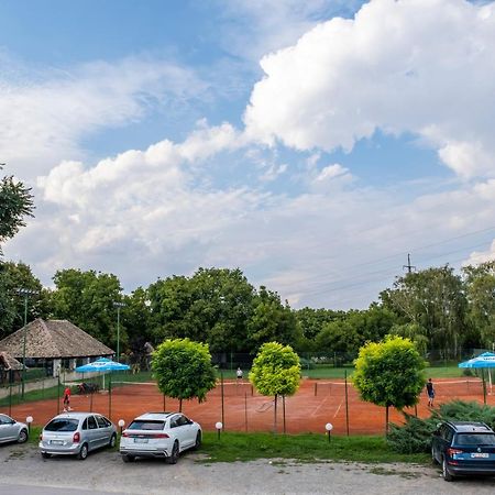 Petlov Salas Rooms Novi Sad Exteriör bild