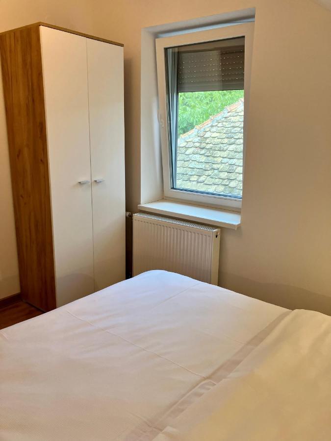 Petlov Salas Rooms Novi Sad Exteriör bild
