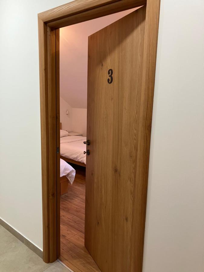 Petlov Salas Rooms Novi Sad Exteriör bild
