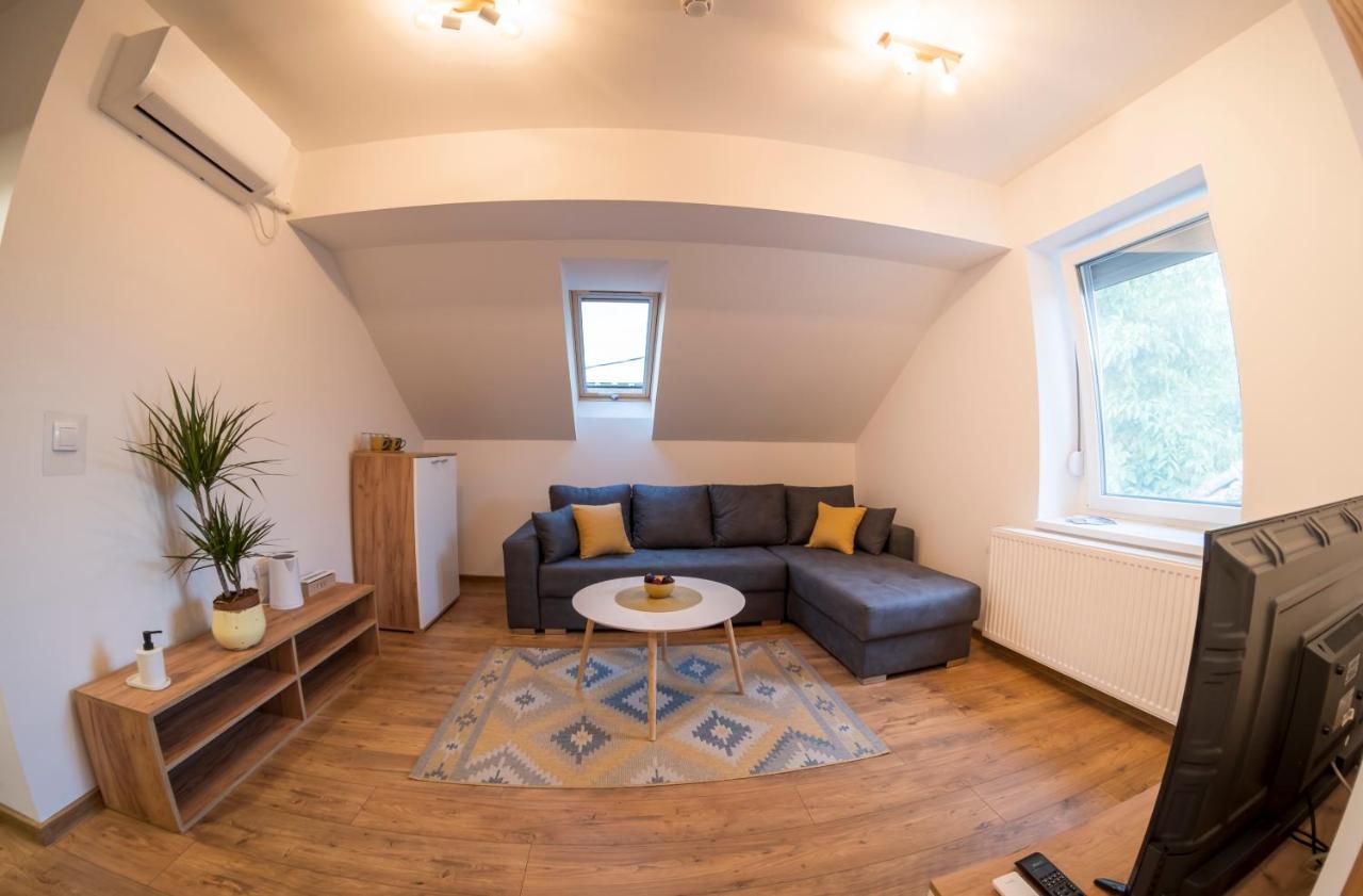 Petlov Salas Rooms Novi Sad Exteriör bild
