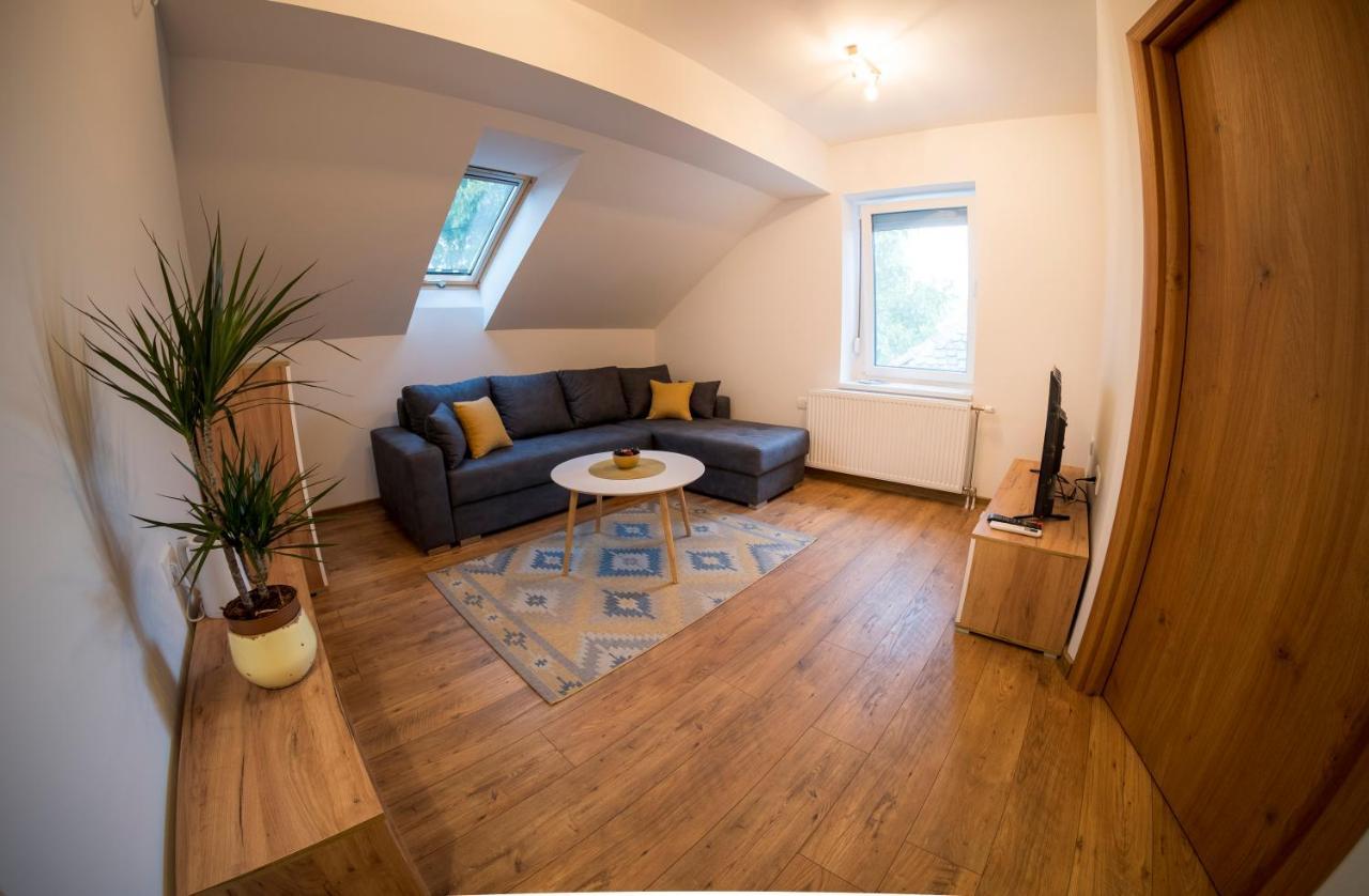 Petlov Salas Rooms Novi Sad Exteriör bild