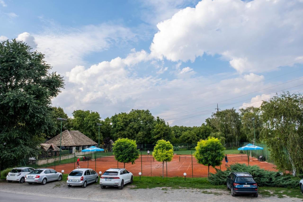 Petlov Salas Rooms Novi Sad Exteriör bild